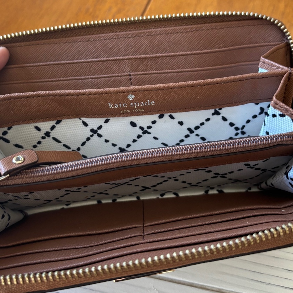 KATE SPADE ♠️ Morgan Leather Zip-around Continental Wallet EUC